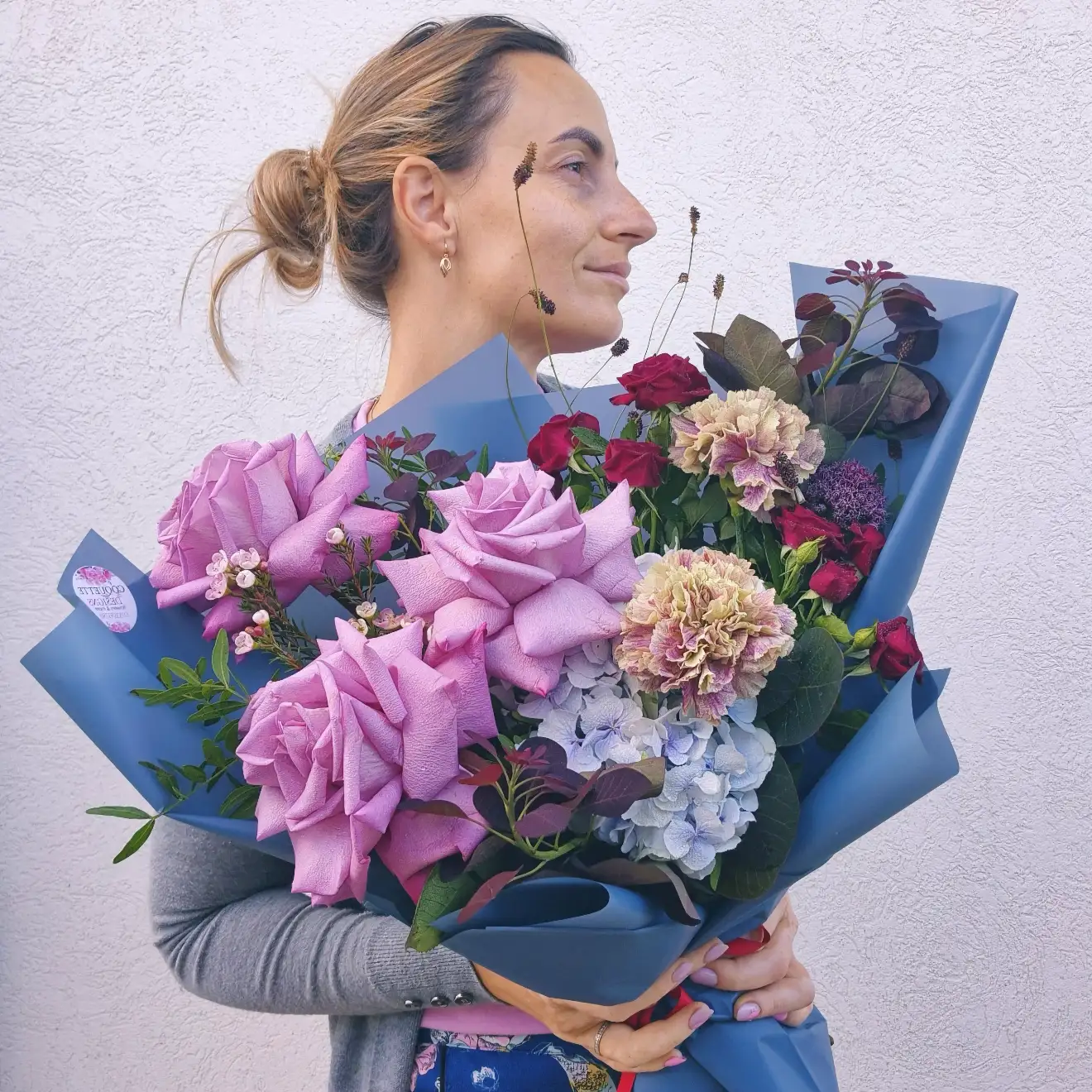Buchet elegant cu trandafiri lavandă
