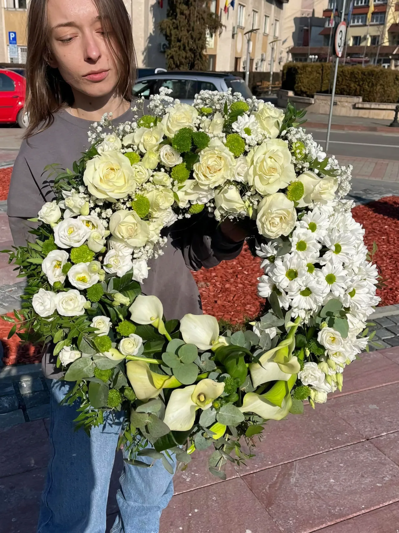 Coroană funerară cu flori albe Eden