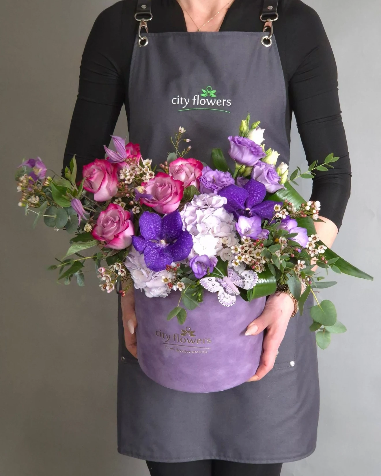 Aranjament Floral in Cutie "Purple Dream"