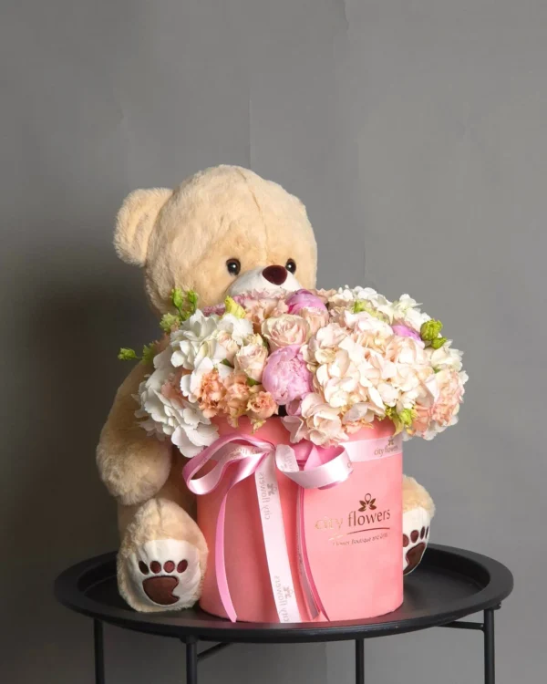 Aranjament Floral in cutie "Sweet Hugs"