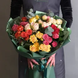 Buchet de Flori 11 minitrandafiri multicolori