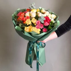 Buchet de Flori 11 minitrandafiri multicolori