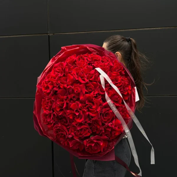 Charming red